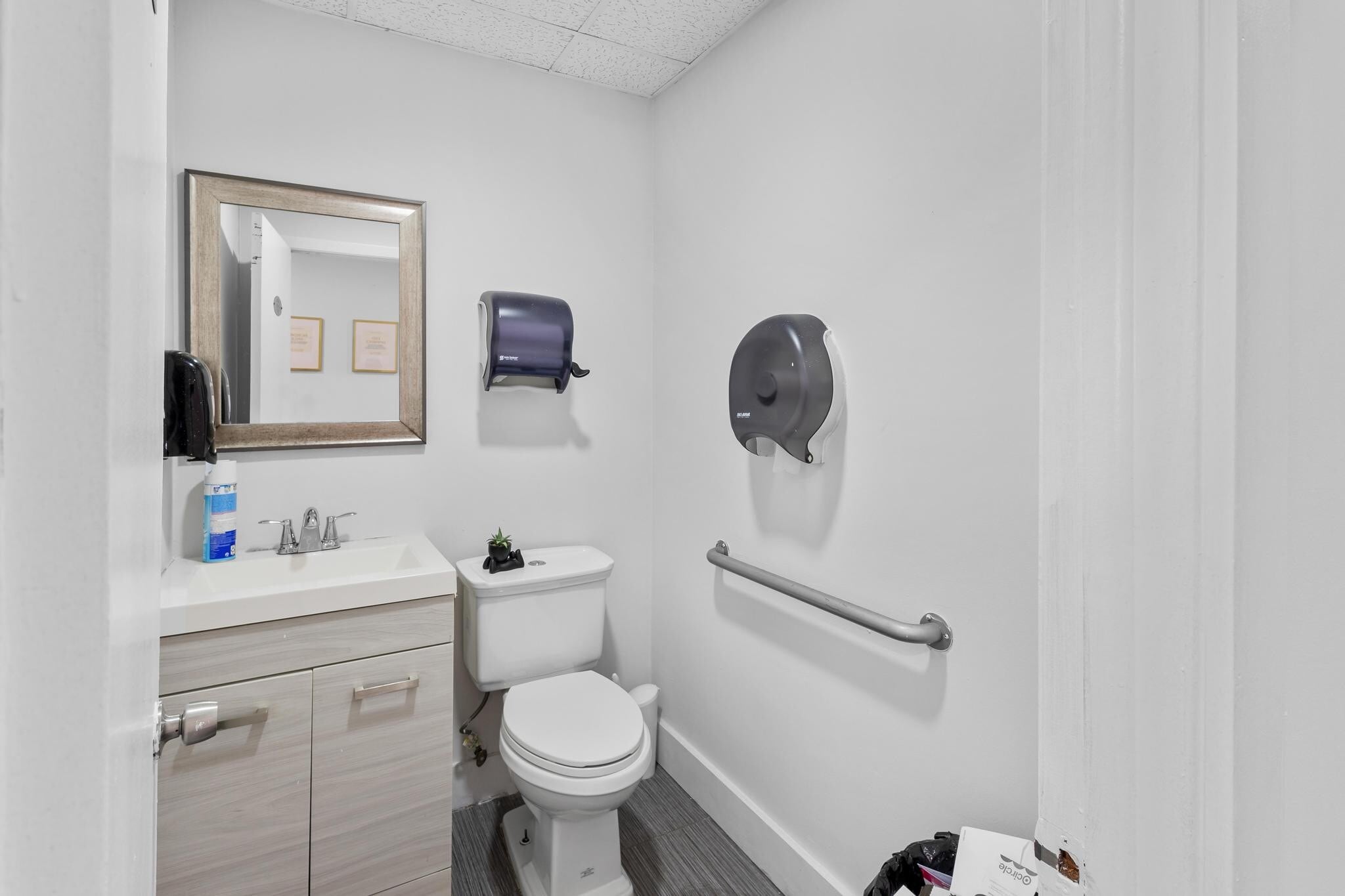 13050 NW 43rd Ave, Opa Locka, FL à louer Photo intérieure– Image 1 sur 29