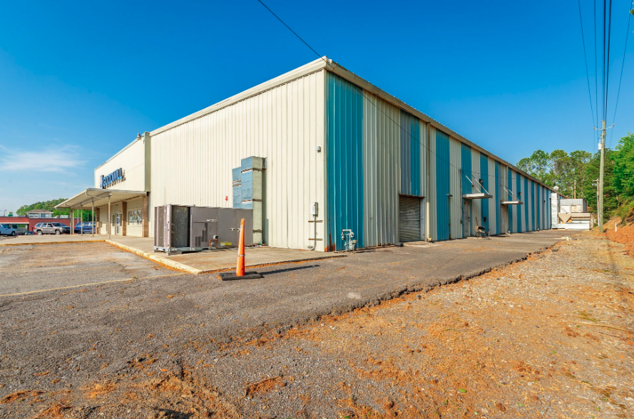 920 N 3rd Ave, Chatsworth, GA à louer - Photo de l’immeuble – Image 3 sur 13