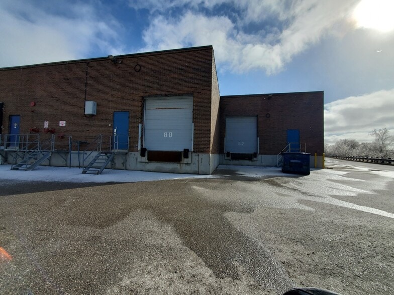 2220 Midland Ave, Toronto, ON à louer - Photo de l’immeuble – Image 3 sur 8