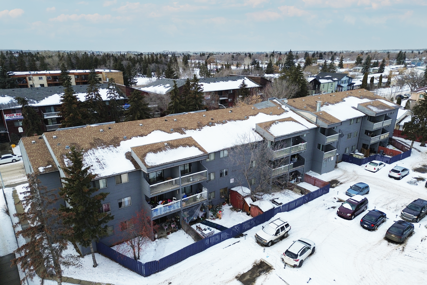 10141 162 St NW, Edmonton, AB à vendre - Photo de l’immeuble – Image 3 sur 8
