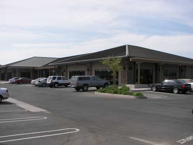 4641 Spyres Way, Modesto, CA à louer - Photo de l’immeuble – Image 3 sur 5