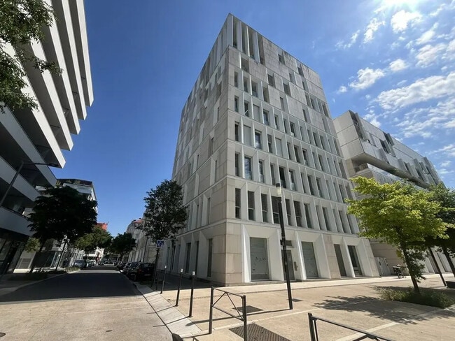 Plus de détails pour Local commercial à louer