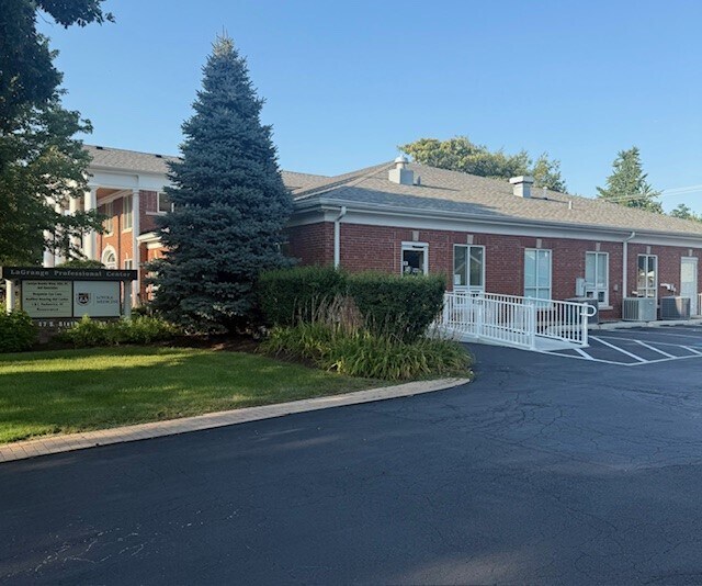 47 S 6th Ave, La Grange, IL à louer - Photo de l’immeuble – Image 2 sur 8