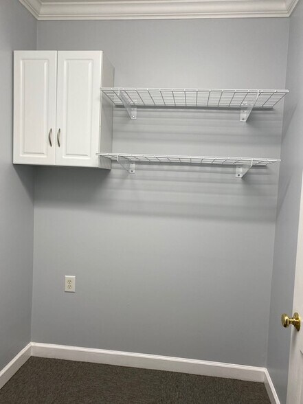 8402 Six Forks Rd, Raleigh, NC à louer - Photo de l’immeuble – Image 3 sur 22