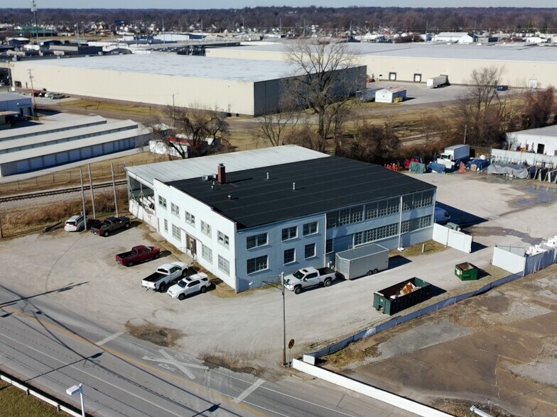 INDUSTRIAL CAMPUS portefeuille de 2 biens à vendre sur LoopNet.fr - Photo de l’immeuble – Image 2 sur 33