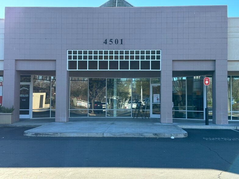4747 Hopyard Rd, Pleasanton, CA à louer - Photo de l’immeuble – Image 3 sur 11