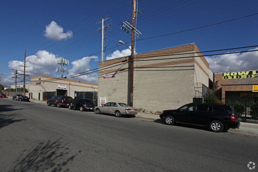 9870 San Fernando Rd, Pacoima, CA à louer - Photo de l’immeuble – Image 2 sur 3