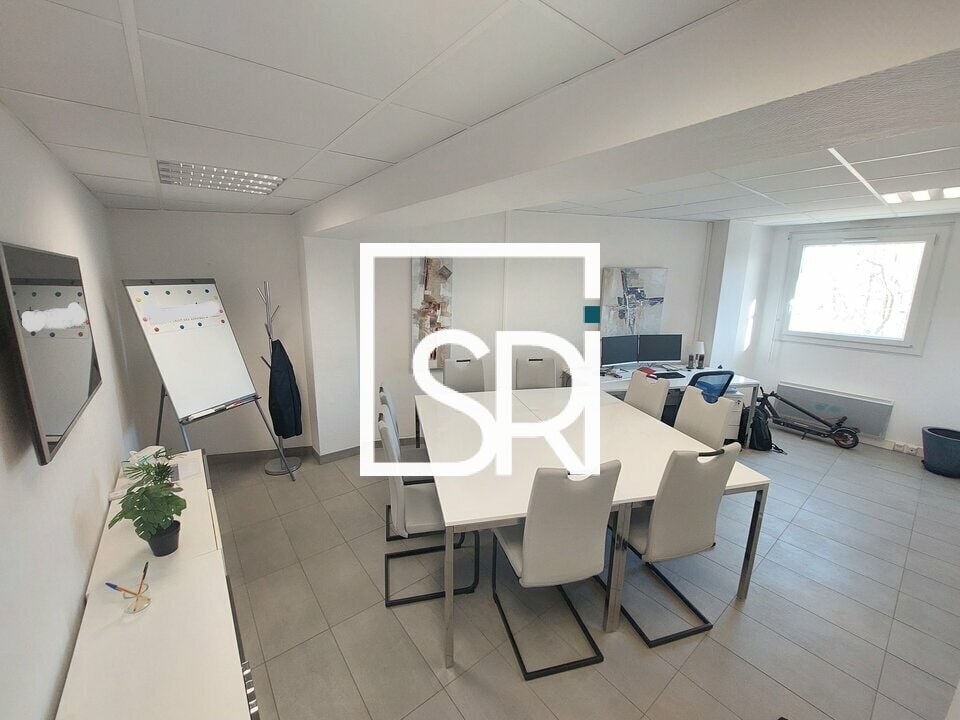 Bureau dans Clermont-Ferrand à vendre Photo intérieure– Image 1 sur 11