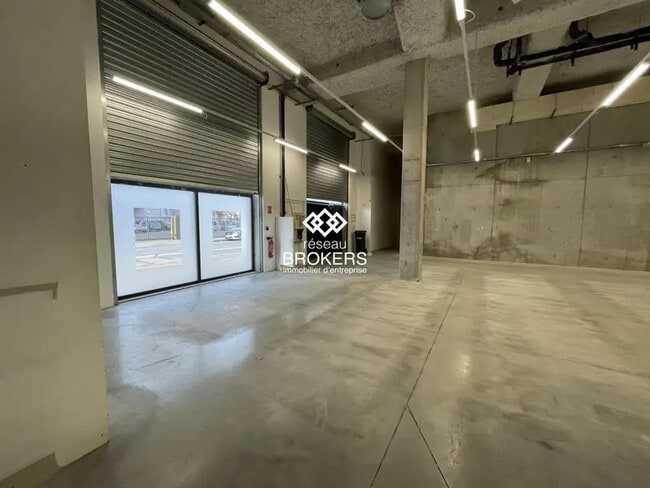 Plus de détails pour Local commercial à louer
