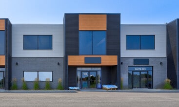 174 Rue Lescarbeault, Saint-alexis-de-montcalm, QC à louer Photo de l’immeuble– Image 2 sur 11