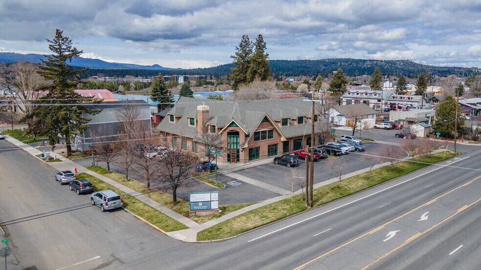 345 SE 3rd St, Bend, OR à vendre - Photo de l’immeuble – Image 2 sur 32