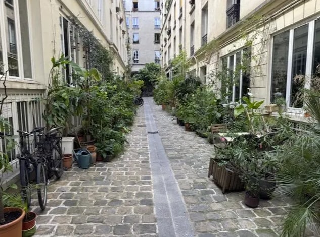 Rue Du Faubourg Saint-Denis, Paris à louer - Photo de l’immeuble – Image 2 sur 2