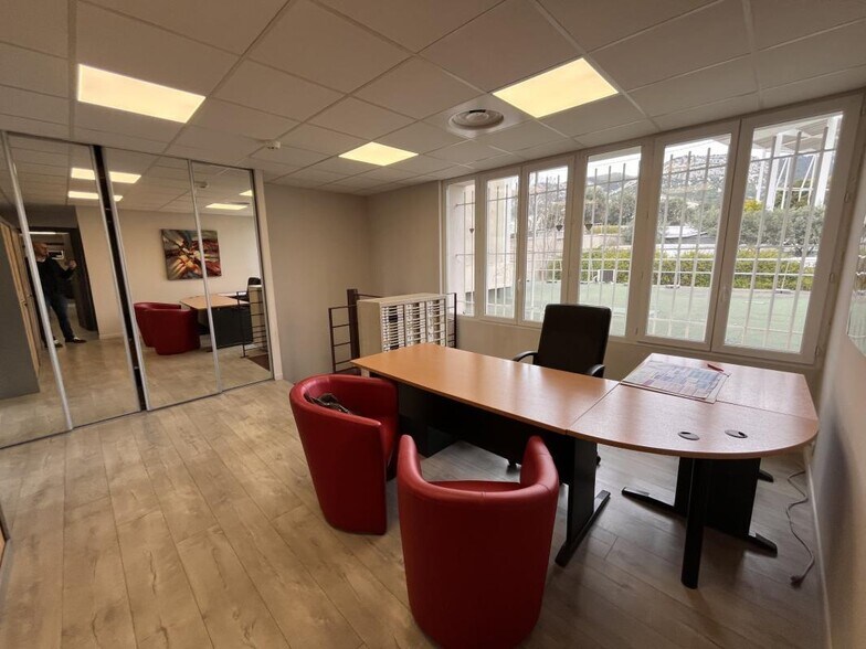 Bureau dans Toulon à louer - Photo de l’immeuble – Image 1 sur 8