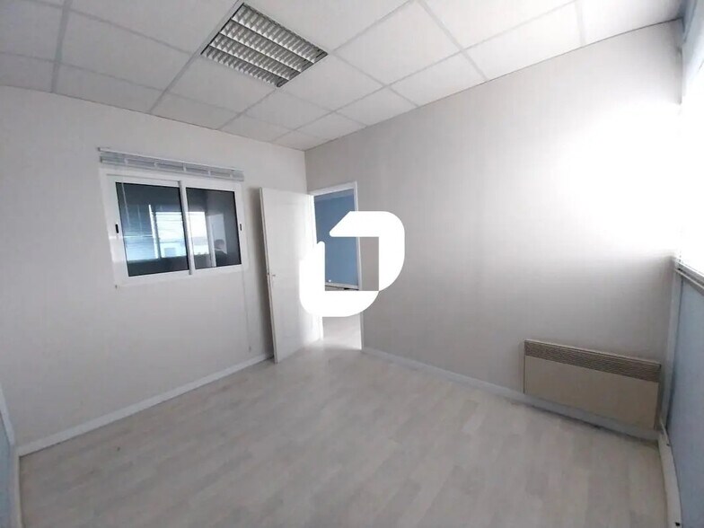 Bureau dans Neuilly-Plaisance à louer - Photo de l’immeuble – Image 3 sur 17