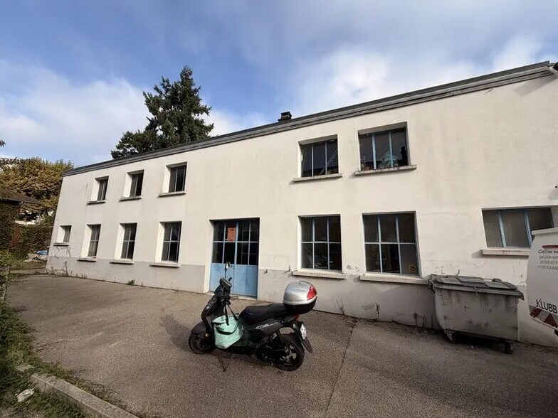 Local d'activités dans Dagneux à vendre - Photo de l’immeuble – Image 2 sur 7