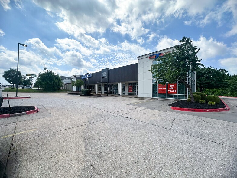 1706 SE Walton Blvd, Bentonville, AR à louer - Photo de l’immeuble – Image 2 sur 3