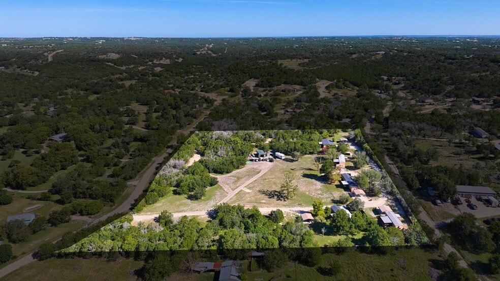 385 Camino Real Rd, Kerrville, TX à vendre - Photo de l’immeuble – Image 2 sur 27