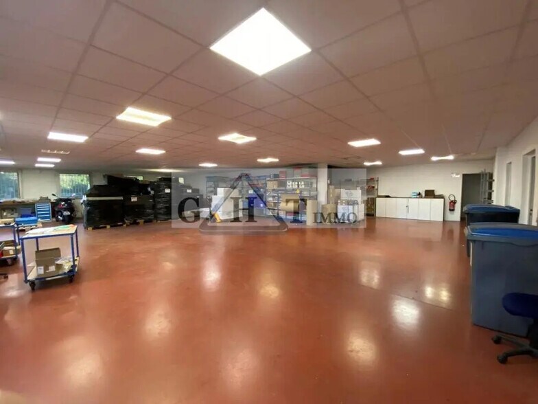 Industriel/Logistique dans Ris-Orangis à louer - Photo de l’immeuble – Image 3 sur 12