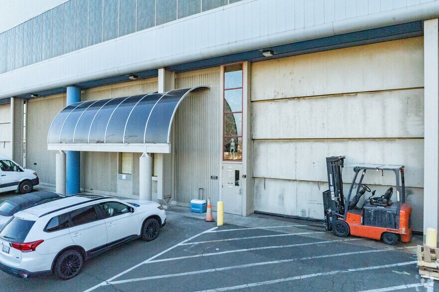 1101 Nimitz Ave, Vallejo, CA à louer - Photo de l’immeuble – Image 3 sur 4