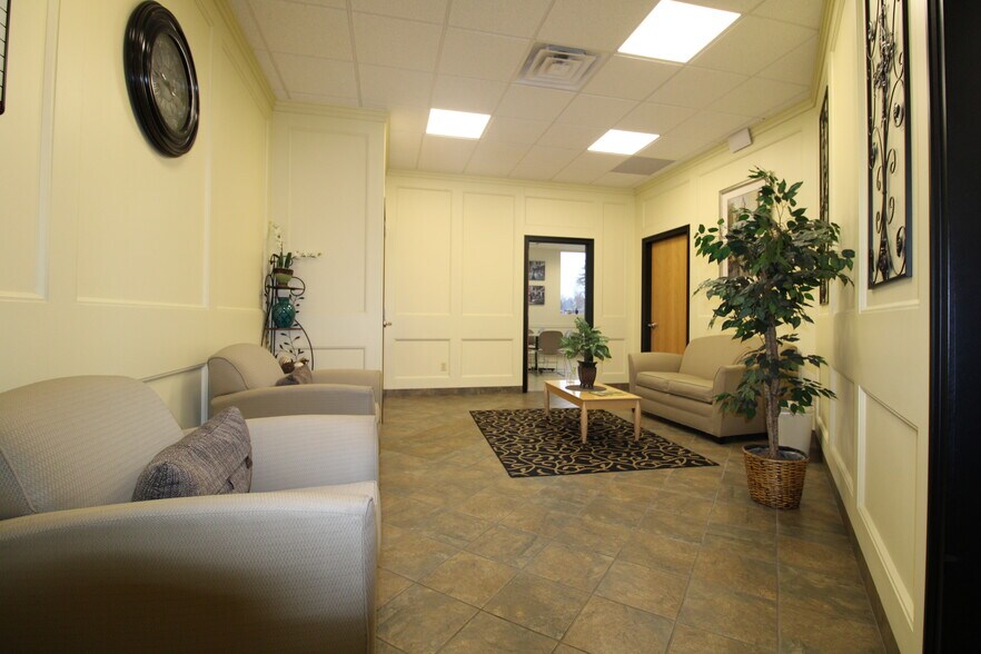 94 N Elm St, Westfield, MA à louer - Photo de l’immeuble – Image 3 sur 10