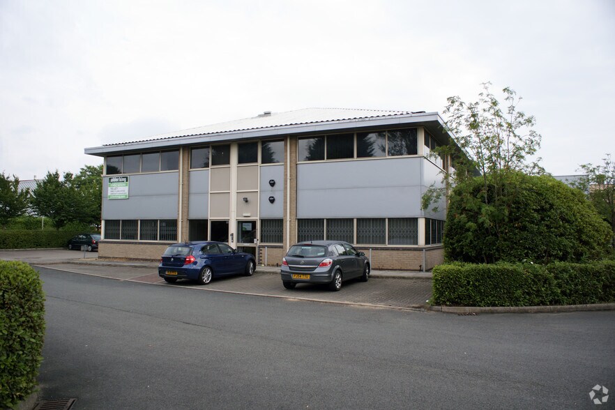 Herrick Way, Staverton à vendre - Photo de l’immeuble – Image 3 sur 12