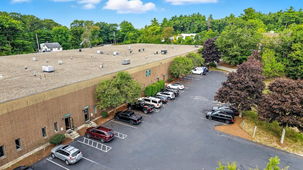 65 Mathewson Dr, Weymouth, MA à louer - Photo de l’immeuble – Image 1 sur 6