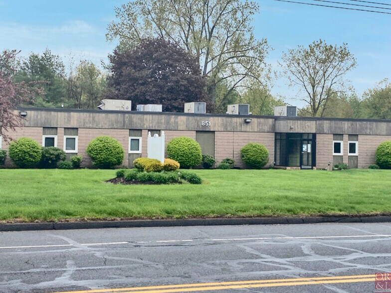 851 Marshall Phelps Rd, Windsor, CT à vendre - Photo de l’immeuble – Image 1 sur 18