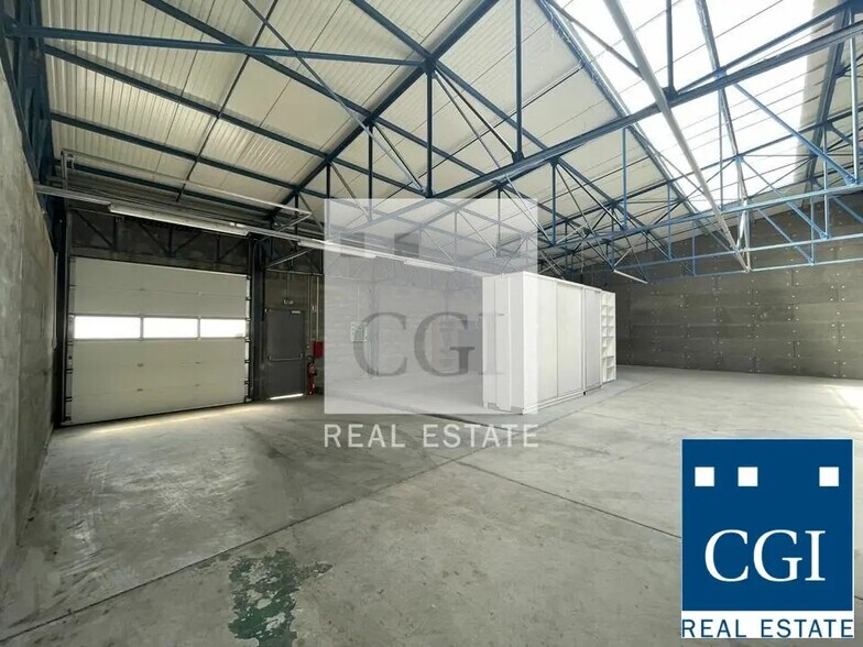 Local d’activités dans Fontaine à louer - Photo intérieure – Image 1 sur 7