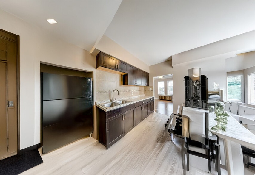 8058 S Hermitage Ave, Chicago, IL à vendre - Photo de l’immeuble – Image 3 sur 5