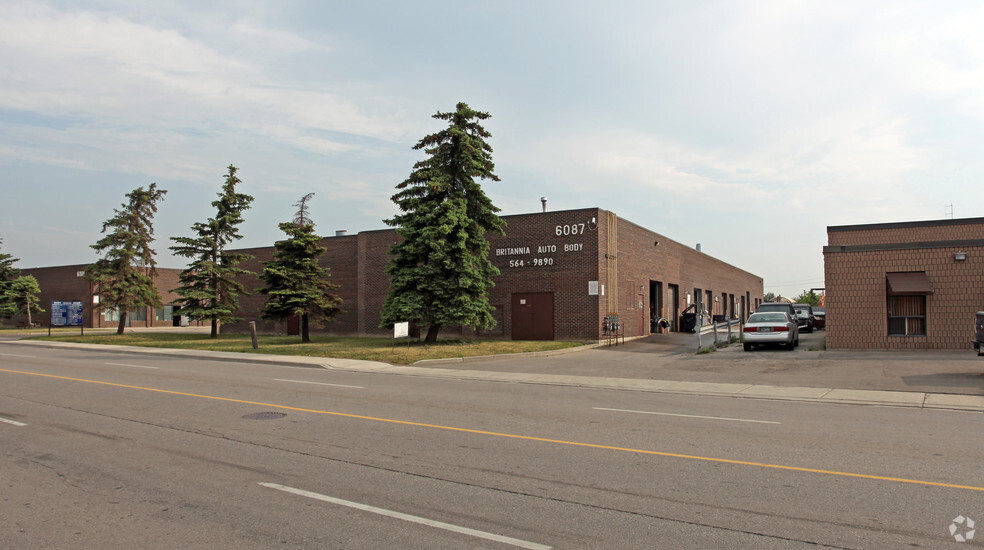 6087 Netherhart Rd, Mississauga, ON à louer - Photo de l’immeuble – Image 2 sur 3