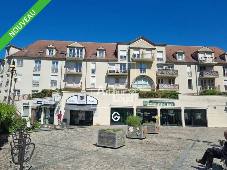 11 Place De La Porte De Paris, Melun à louer - Photo de l’immeuble – Image 1 sur 5