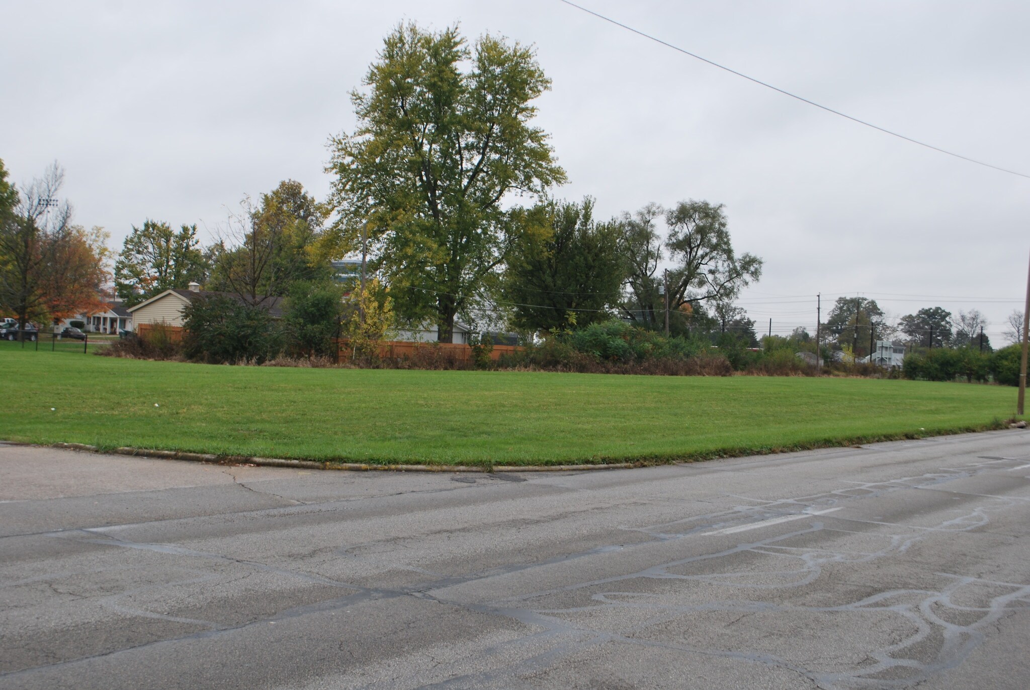 2401 W McGalliard, Muncie, IN à vendre Photo principale– Image 1 sur 5
