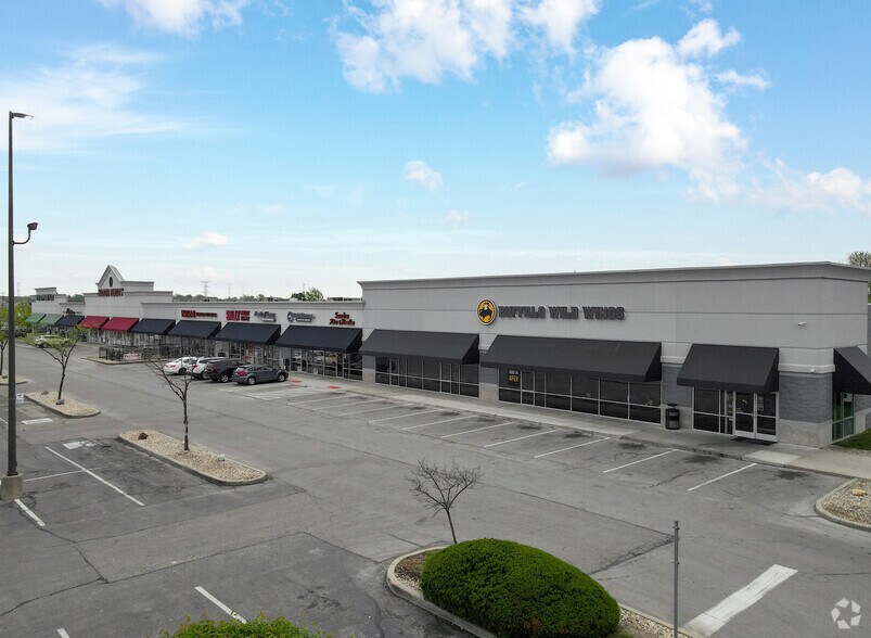 10625 Pendleton Pike, Indianapolis, IN à louer - Photo de l’immeuble – Image 2 sur 2