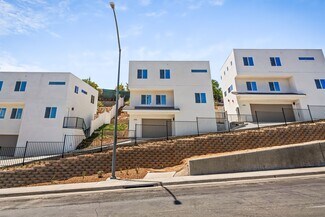 Plus de détails pour 2720 Reo Dr, San Diego, CA - Logement à vendre