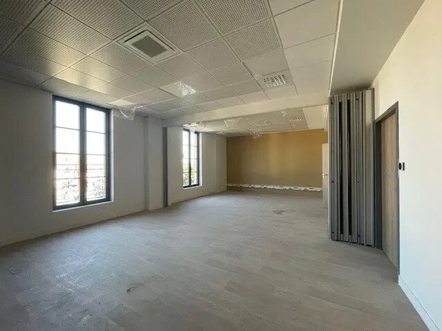 Bureau dans Autun à louer - Photo de l’immeuble – Image 3 sur 5