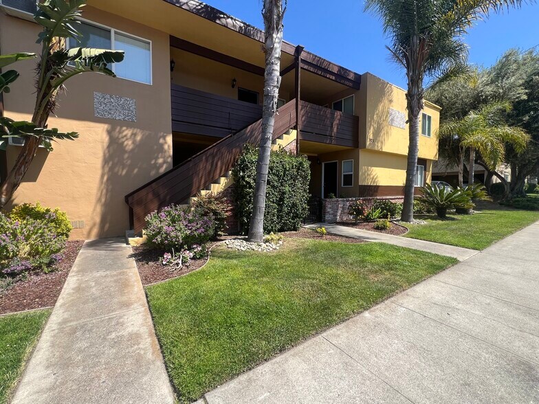 925 Pomeroy Ave, Santa Clara, CA à vendre - Photo de l’immeuble – Image 3 sur 47