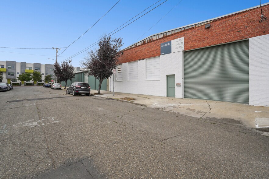 1726 15th St, Oakland, CA à vendre - Photo de l’immeuble – Image 2 sur 10