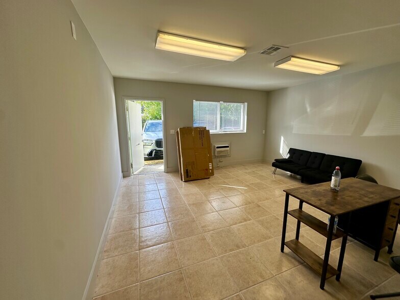 2301-2325 NW 30th St, Oakland Park, FL à vendre - Photo de l’immeuble – Image 3 sur 7
