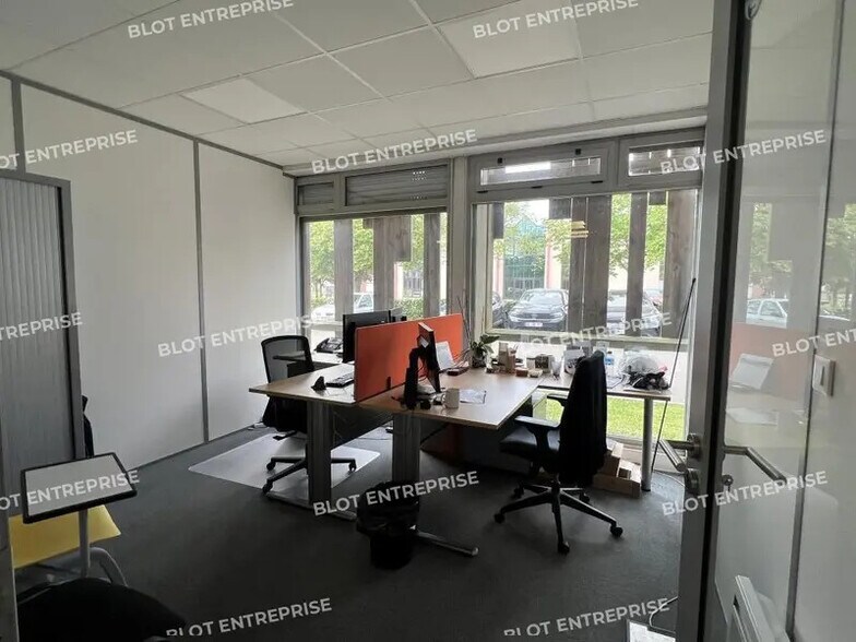Bureau dans Chantepie à vendre - Photo de l’immeuble – Image 3 sur 11