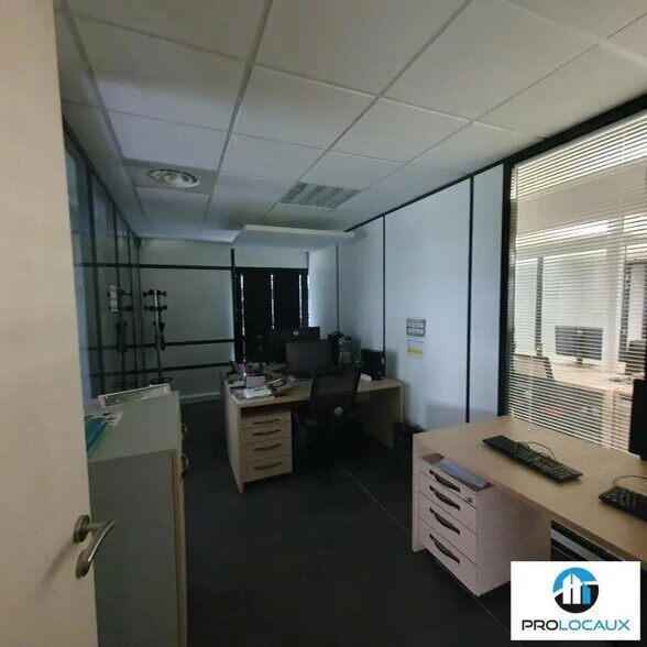 Bureau dans Voiron à louer - Photo de l’immeuble – Image 3 sur 12