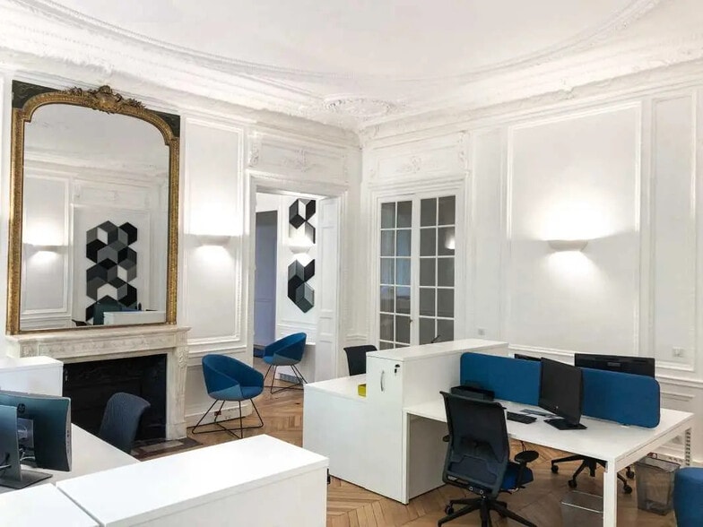 151-155 Boulevard Haussmann, Paris à louer - Photo de l’immeuble – Image 3 sur 7