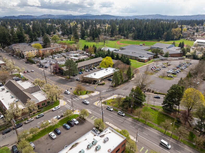 10802-10806 SE Washington St, Portland, OR à vendre - Photo de l’immeuble – Image 2 sur 3