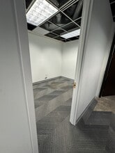 12412 Powerscourt Dr, Des Peres, MO à louer Photo intérieure– Image 2 sur 4