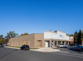 Plus de détails pour 596 Shrewsbury Ave, Tinton Falls, NJ - Local commercial à louer