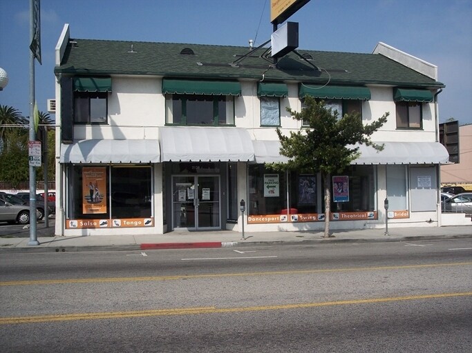 2138-2140 Westwood Blvd, Los Angeles, CA à louer Photo principale– Image 1 sur 6