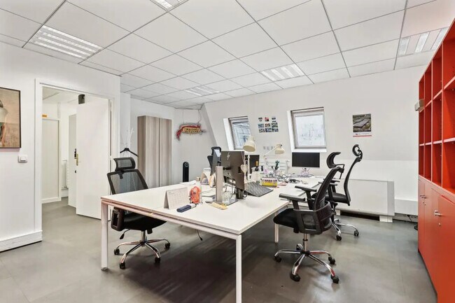 Plus de détails pour 10 Rue Chauchat, Paris - Bureau à louer