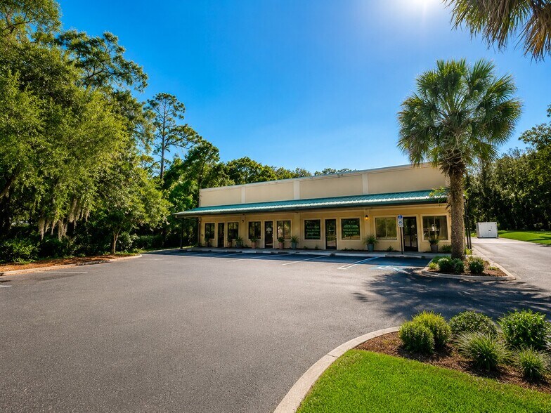 5174 First Coast Hwy, Fernandina Beach, FL à louer - Photo de l’immeuble – Image 2 sur 5