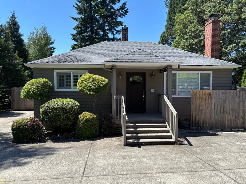4535 SW Laurelwood Ave, Portland, OR à vendre - Photo principale – Image 1 sur 7
