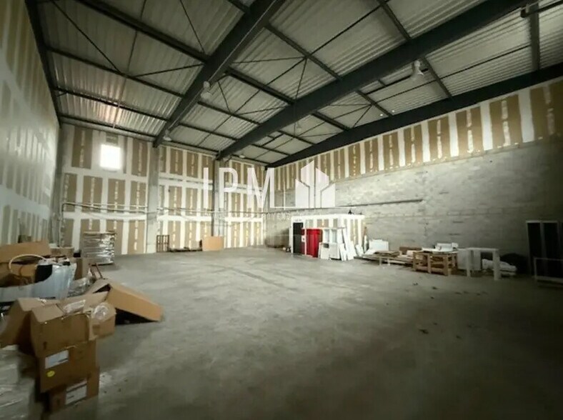 Industriel/Logistique dans Saint-Victoret à vendre - Photo de l’immeuble – Image 3 sur 7