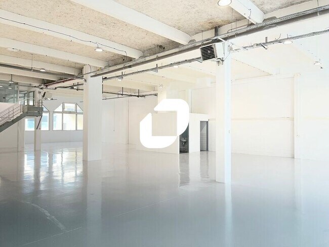Plus de détails pour Local d'activités à louer